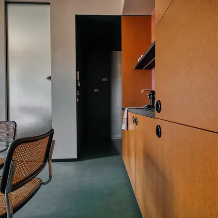 Just Urban - Chic Retro 1br -10 Min By Tram To Duomo Appartement