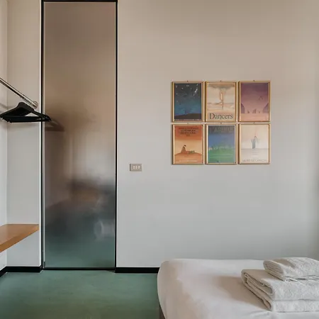 Just Urban - Chic Retro 1br -10 Min By Tram To Duomo Appartement